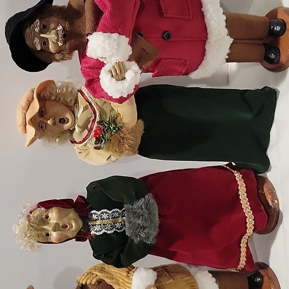 Christmas Holiday Carolers figurines , Lot of 5 , 12 1/2 " height. - Picture 2 of 14